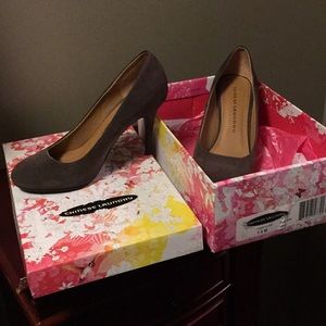 Chinese Laundry Grey suede heels